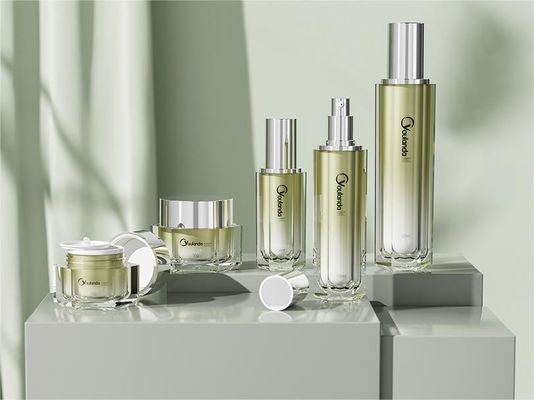 Bouteille de pompe de lotion acrylique personnalisable pour produits de soins de la peau liquide OEM
